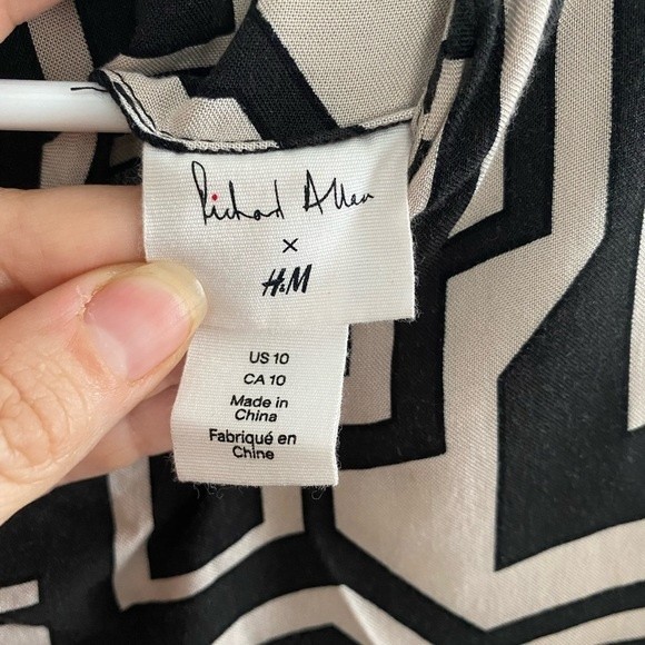 Richard Allen for H&M geometric maxi dress, black/white, size 10 - Picture 6 of 10